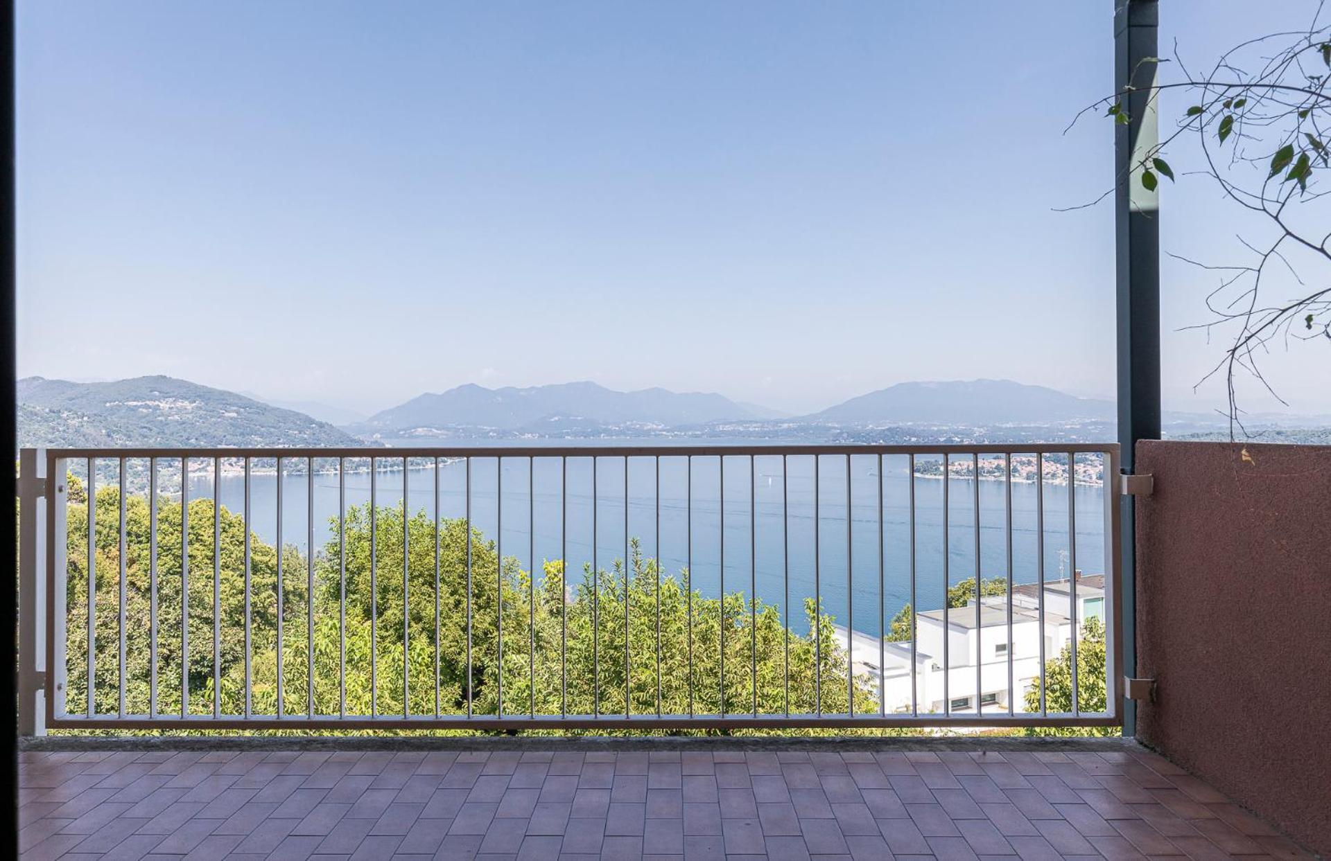 Апартаменты Arona Vista Panoramica Dagnente Экстерьер фото